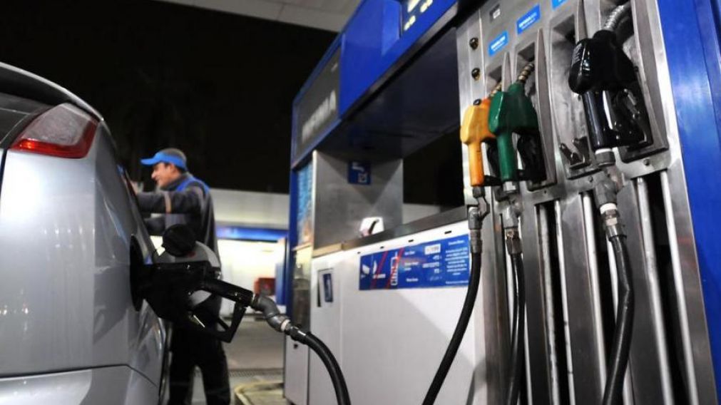 YPF acord� el pago de 60% de los salarios de su personal. (Imagen de archivo)