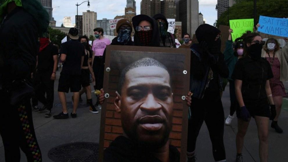 Miles de personas se manifestaron en todo el pa�s tras el asesinato de Floyd. (Foto: Reuters)