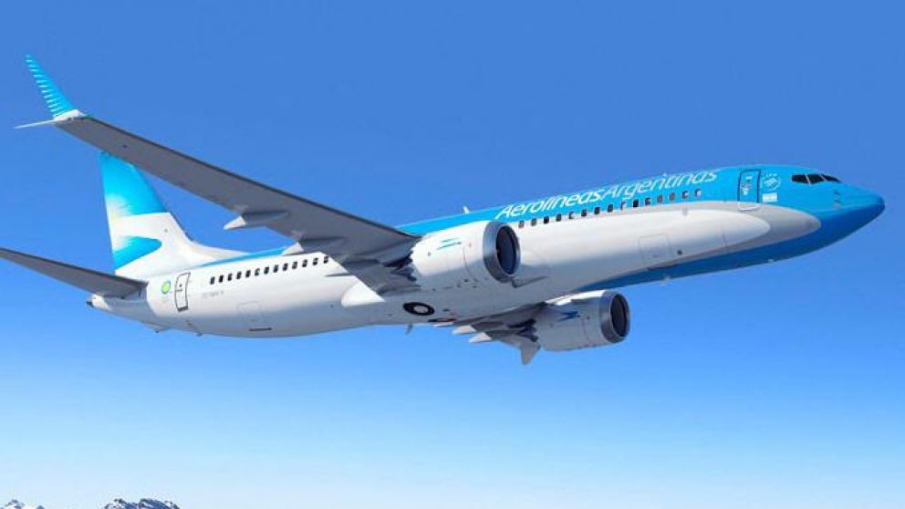 Aerolíneas Argentinas evalúa suspender a trabajadores sin actividad.