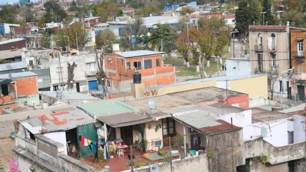 Crónica en la Isla Maciel: vecinos temen por ola de contagios. (Carlos Ventura/Crónica)