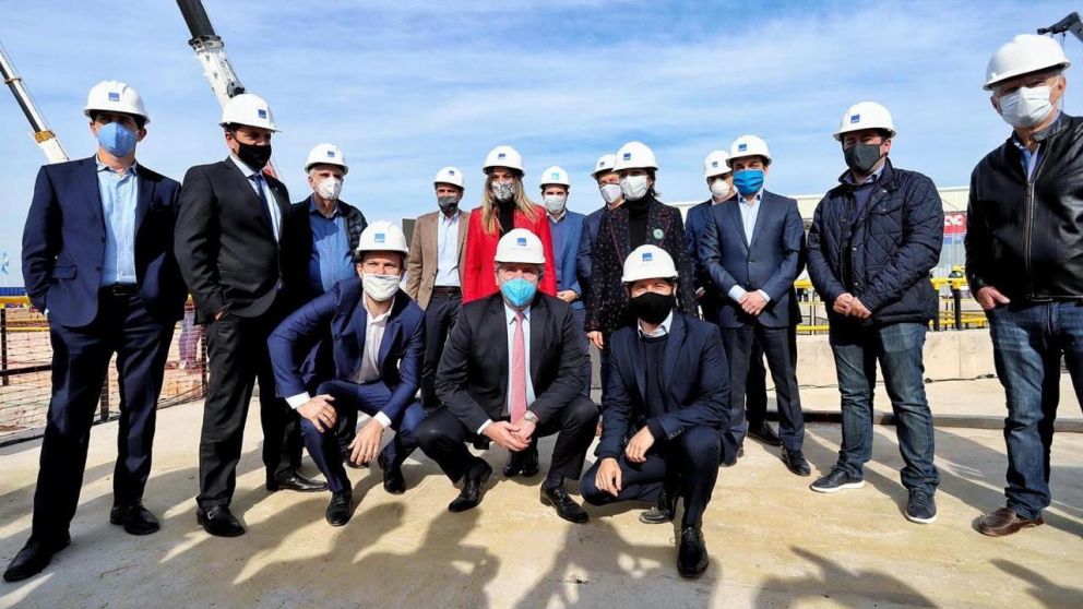 Gastón Granados, Alberto Fernández y Axel Kicillof durante la inauguración