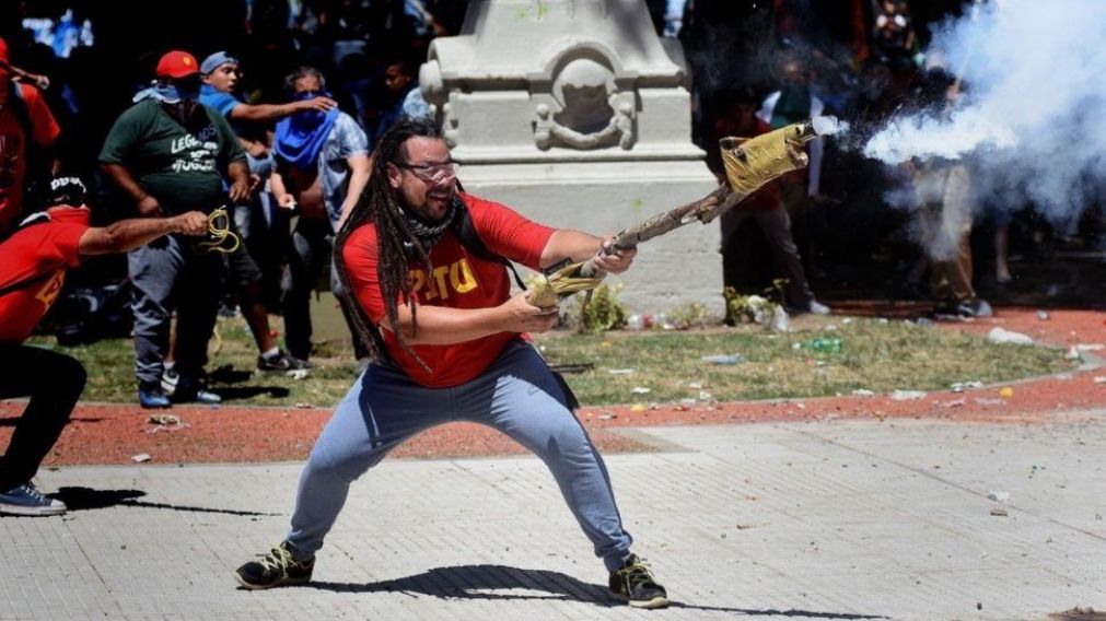 Detuvieron en Uruguay al "Gordo Mortero" por las protestas en la Reforma Previsional.