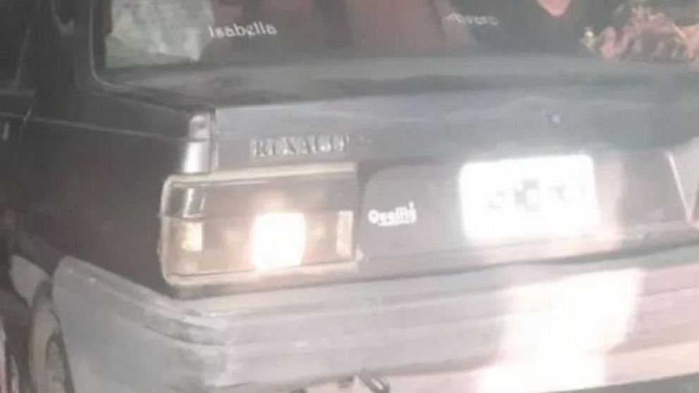 La víctima falleció tras ser aplastada por su automóvil Renault 9 gris.