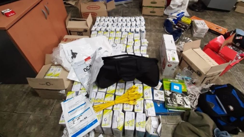 Parte del cargamento que fue recuperado por los policías en el interior de la villa Tranquila.