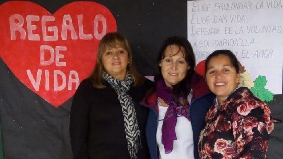 Lily, a la izquierda, y el enorme gesto de una luchadora tras la muerte de su hija (Gentileza Diario Uno).