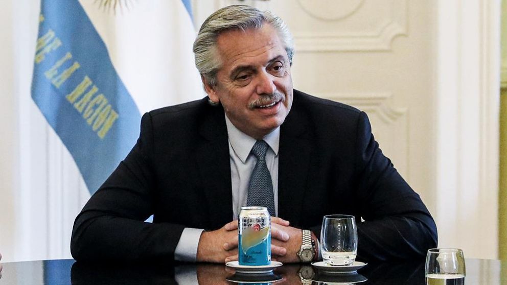 El Jefe de Estado viajará junto a la Primera Dama Fabiola Yañez.
