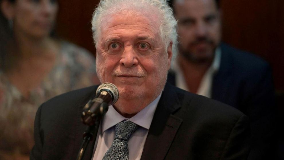 Ginés permanece en el Sanatorio Otamendi.