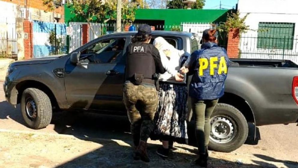 Los detenidos son una mujer de 33 años y su pareja de 38.