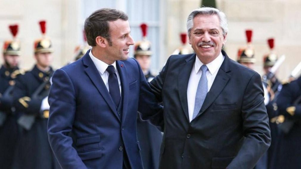 Alberto Fernández junto al premier francés.