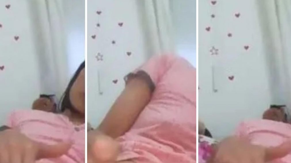 La docente se grabó masturbándose en el cuarto de su hija y la Justicia sospecha que se lo habría mandado a un alumno (Captura).
