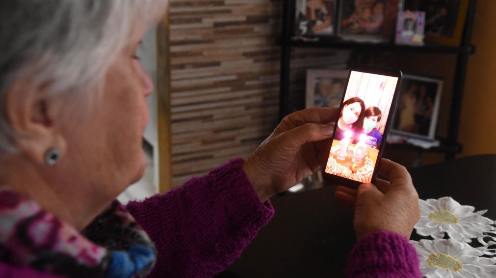 La conexión abuelos-nietos se reinventó en estos tiempos (Pablo Villán/Crónica).