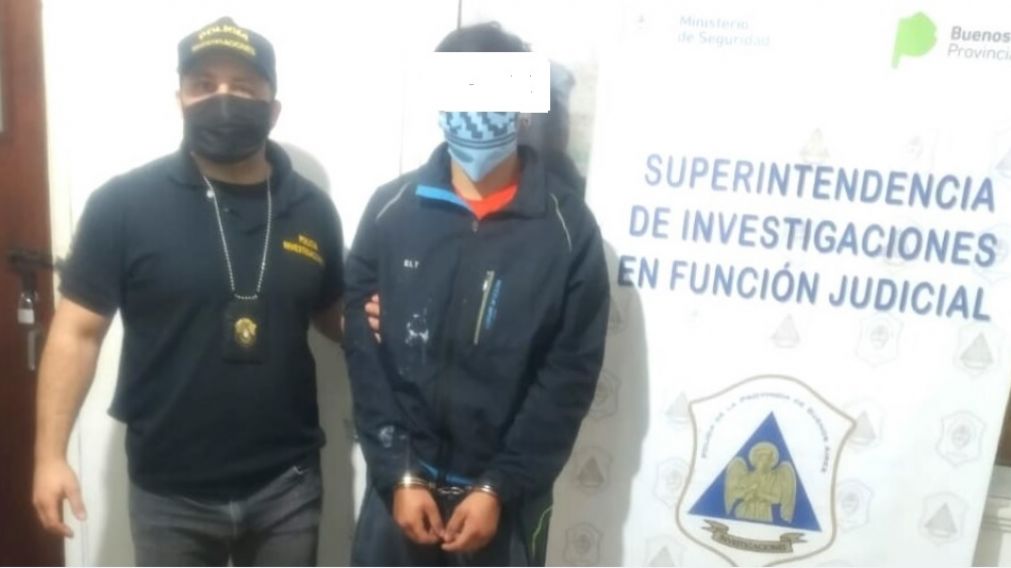 Este es el sujeto que fue capturado por los pesquisas policiales tras el violento asesinato.