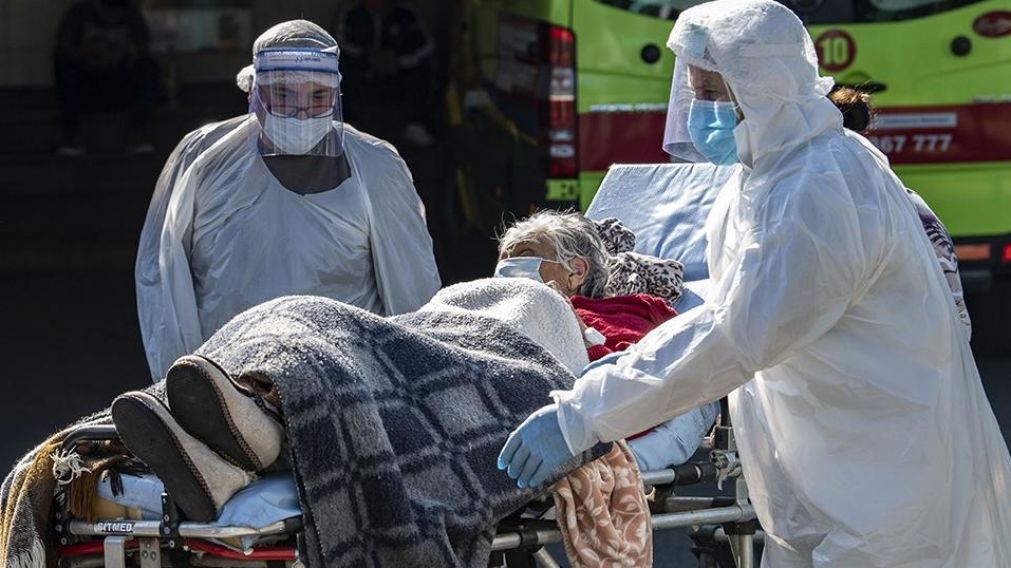 La curva de contagios de coronavirus en Chile se mantuvo este viernes en ascenso. (Télam)