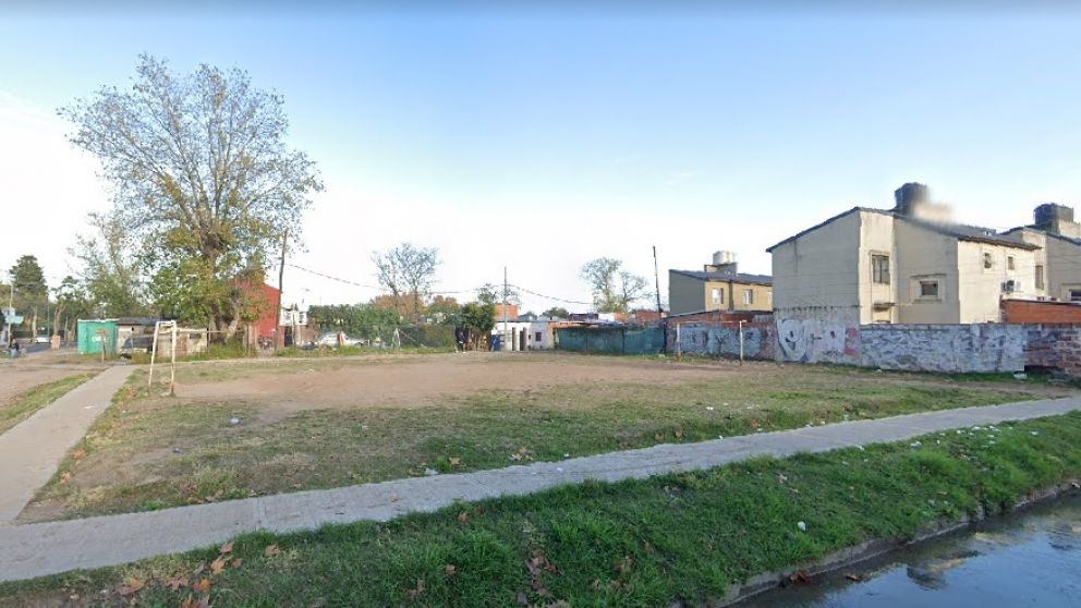 Lautaro Dami�n Lizarraga Reynoso, de 16 a�os, fue ejecutado en este lugar de la villa La Cava.