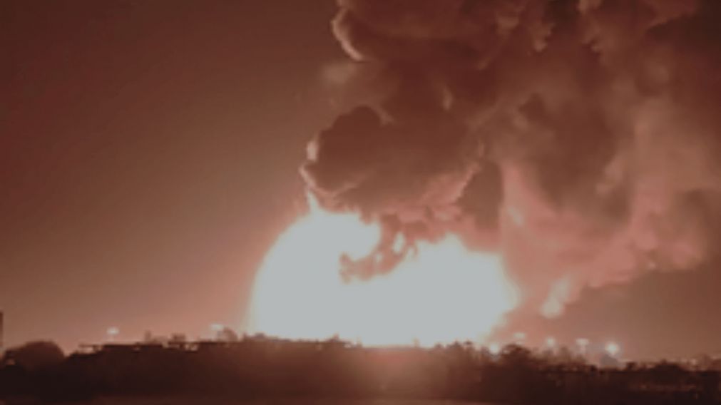 Las autoridades tratan de develar el misterio alrededor de la explosión.