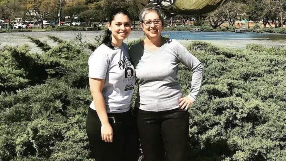 Mar�a Vilma, la turista brasile�a que muri� tras haber sido atacada por un hombre con problemas psiqui�tricos, junto con su hija, quien estudia Medicina en Argentina.