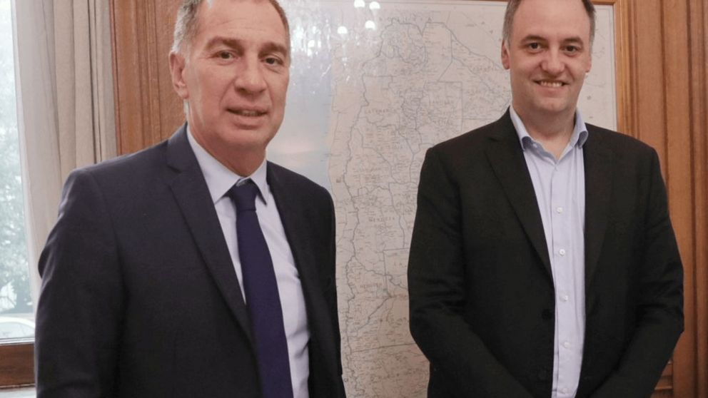 Javier Milei cambió el organigrama en el Gabinete que encabeza Manuel Adorni, e Interior, a cargo de Diego Santilli.