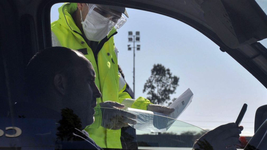 Los controles veh�culares, una constante en los accesos (T�lam).
