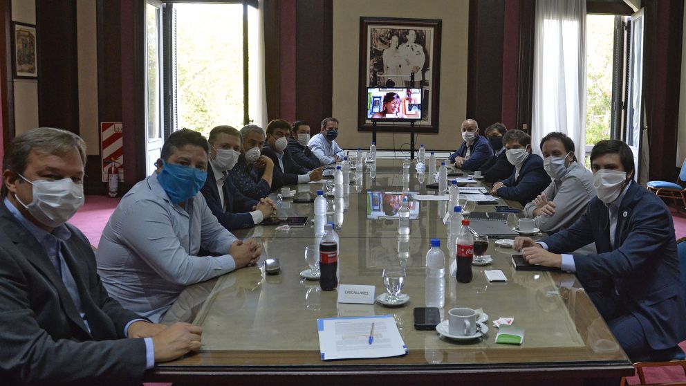 Intendentes se comprometen a fiscalizar en sus distritos.