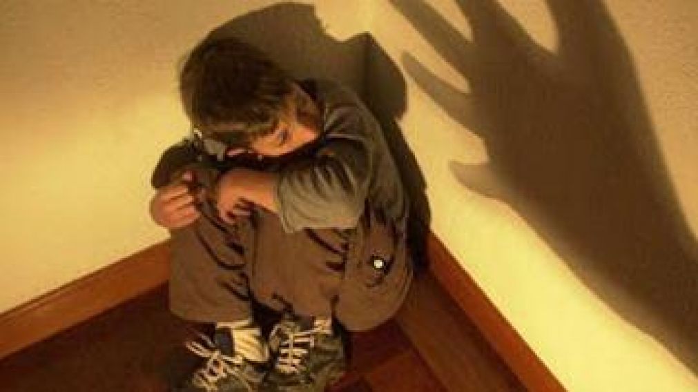 La madre ejerció violencia inusitada sobre sus hijos (Imagen ilustrativa).