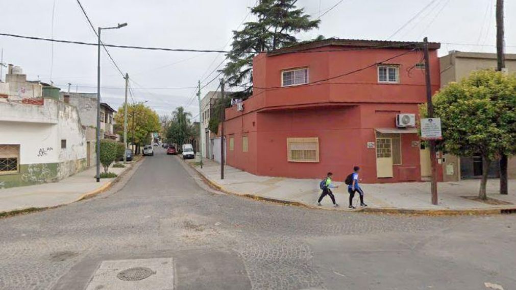 En esta esquina ocurrió el episodio en el que balearon al efectivo (Google Street View).