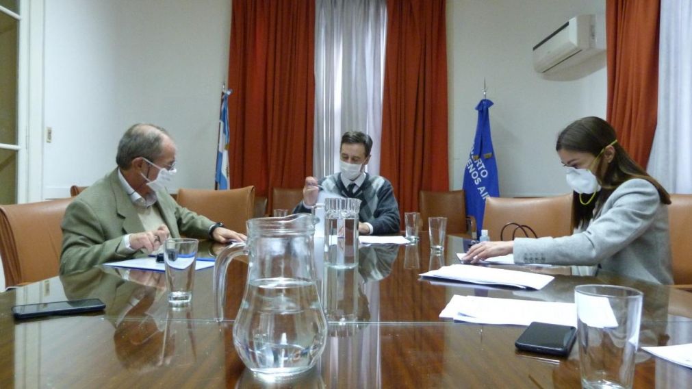 Prorrogan las concesiones del Puerto de Buenos Aires por 24 meses.