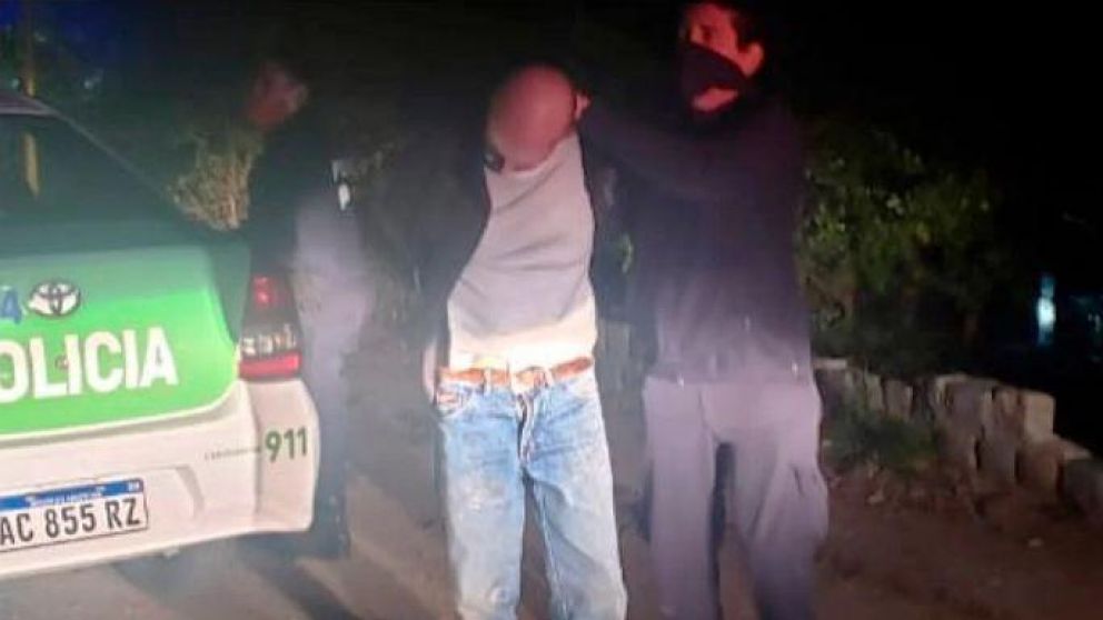 El sujeto fue detenido en el "descarte" (Twitter).