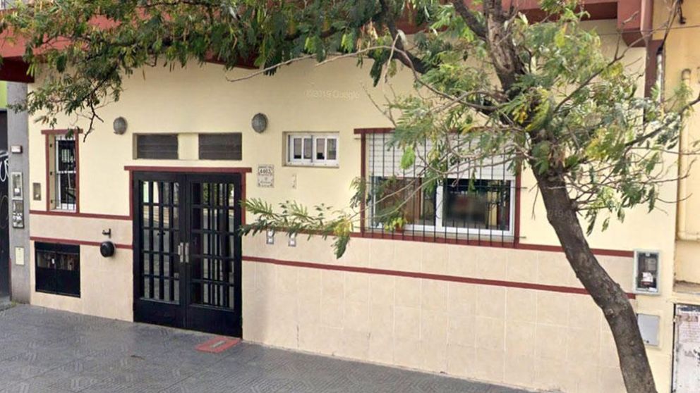 Cinco abuelos murieron y hubo varios contagios.