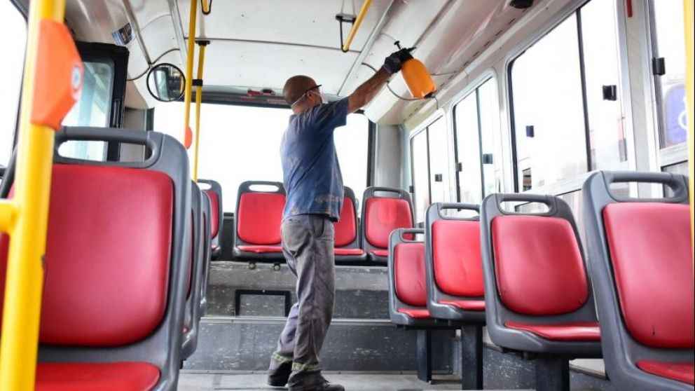 Restricciones de la pandemia: así es el protocolo para quienes usan el transporte público.