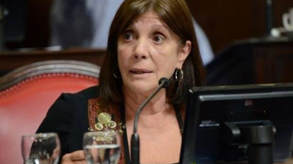 La ministra confirm� la medida (Twitter).