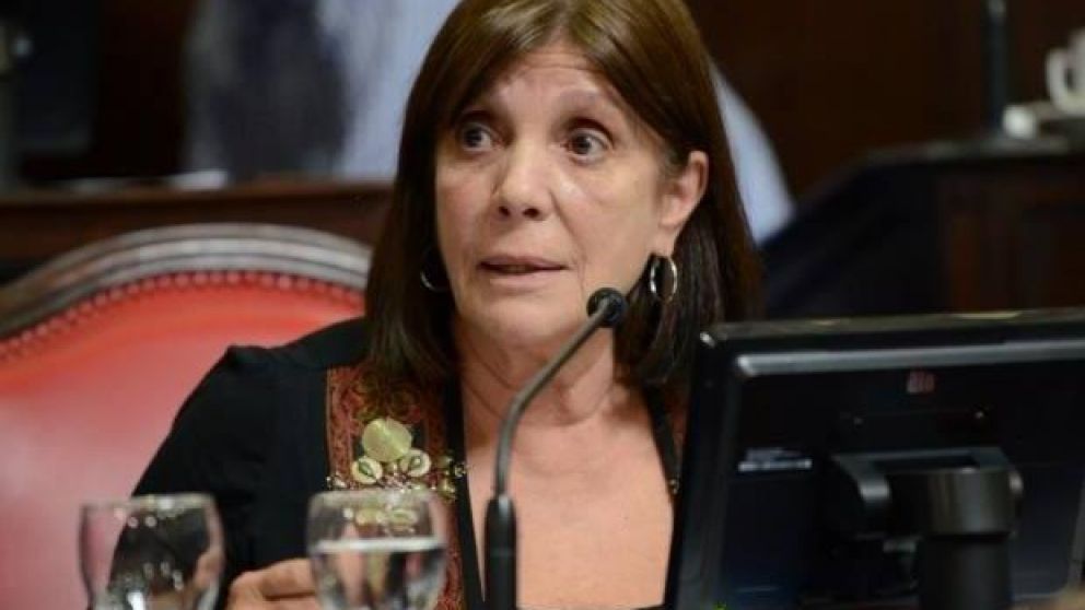 La ministra confirmó la medida (Twitter).