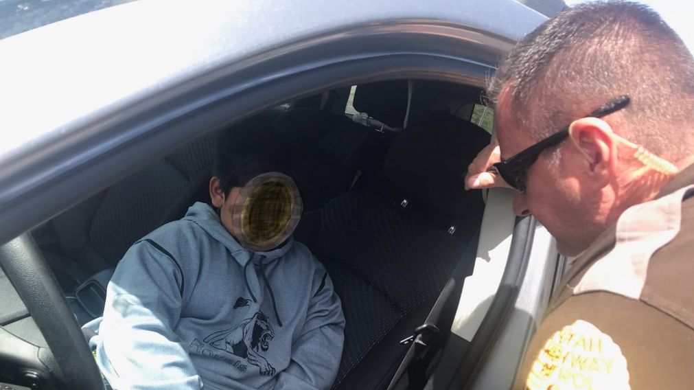 El menor robó el auto familiar y se fue a comprar un coche de lujo.