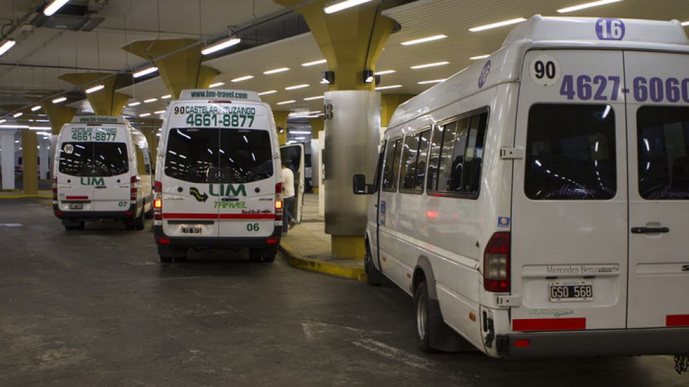 LA TERMINAL UBICADA CERCA DEL OBELISCO VUELVE A OPERAR.