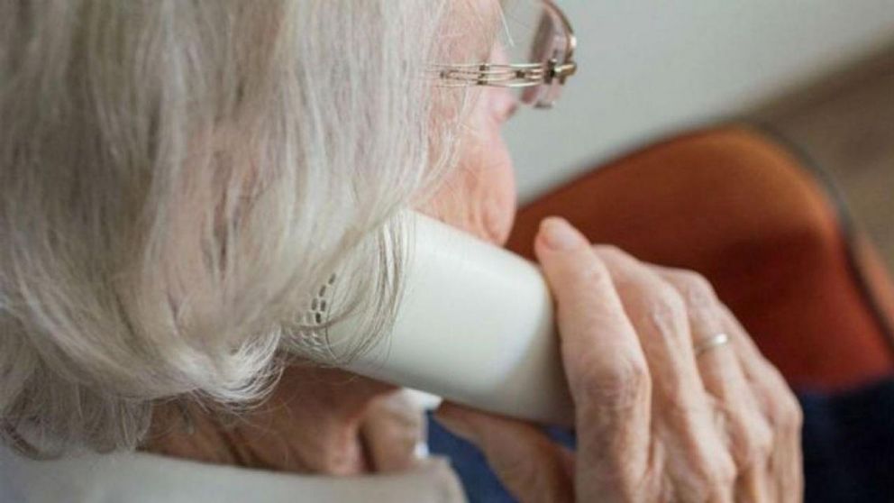 Crean un call center para ayudar a los adultos mayores a realizar compras de comida y medicamentos.