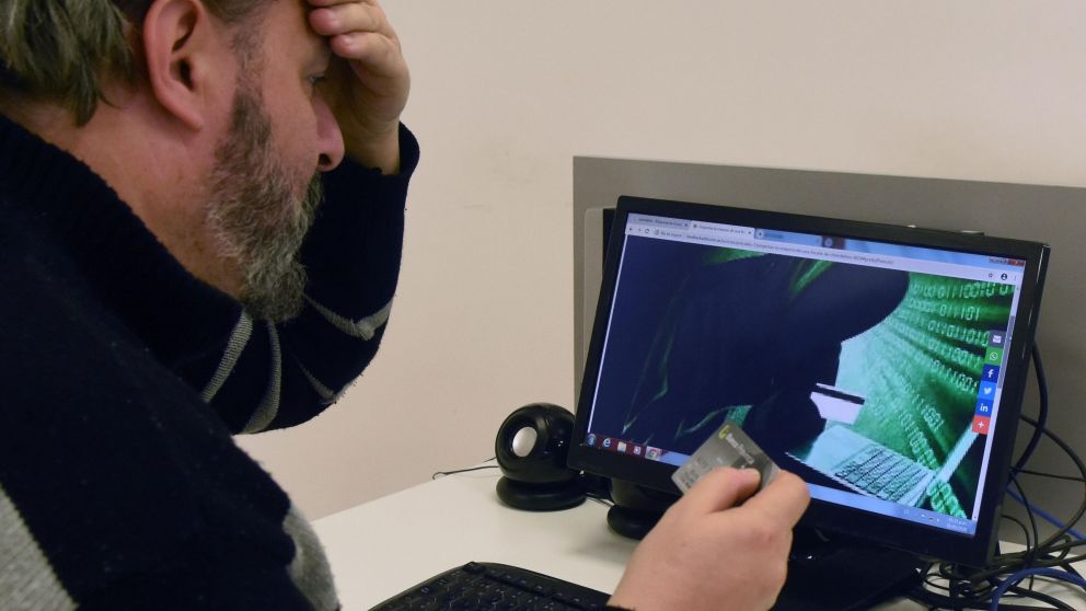 Uno de los delitos más denunciados es la suplantación de identidad.