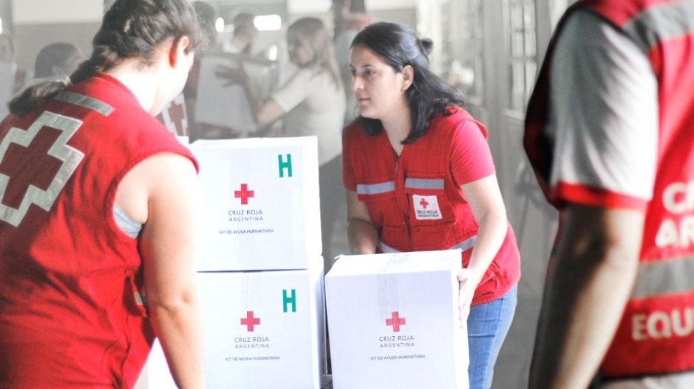 El número de teléfono en el que atienden los voluntarios es el 0800-999-2789 (Gentileza Cruz Roja).