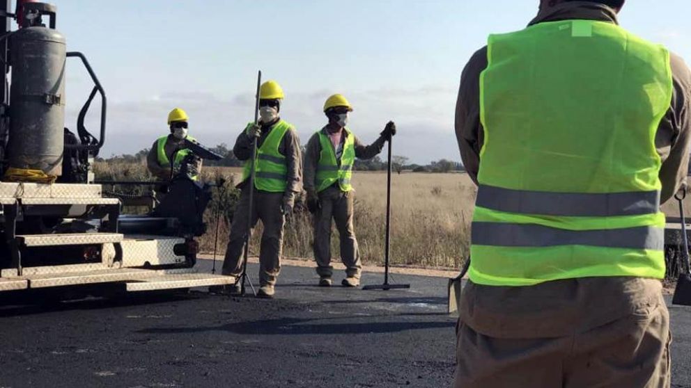 La obra pública es uno de los sectores que comienza a trabajar (Télam).