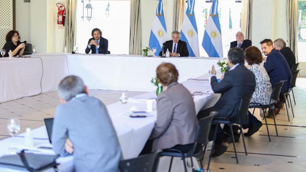 Coronavirus: El Presidente se reunió con el comité de expertos médicos y científicos. (Prensa Presidencia)