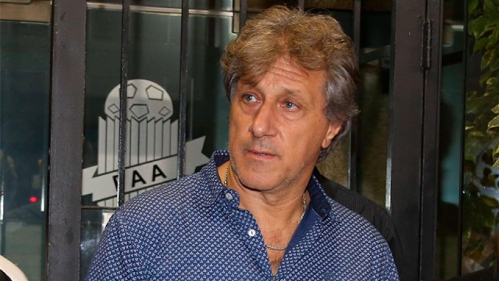 MARCHI ESCUCHAR� LA POSTURA DE LOS JUGADORES.