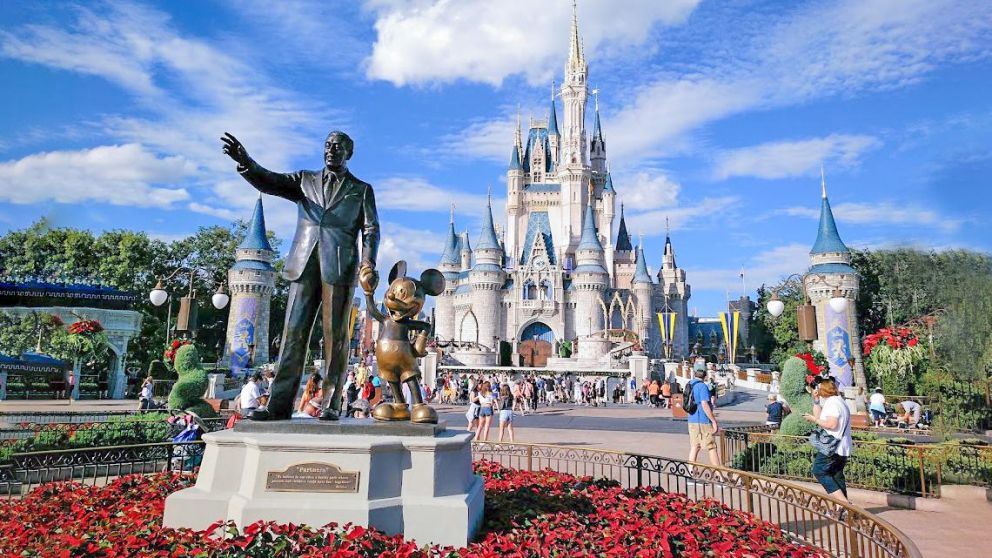 Cerca de 70.000 empleados suspendidos indefinidamente en el Walt Disney World Resort de Orlando.