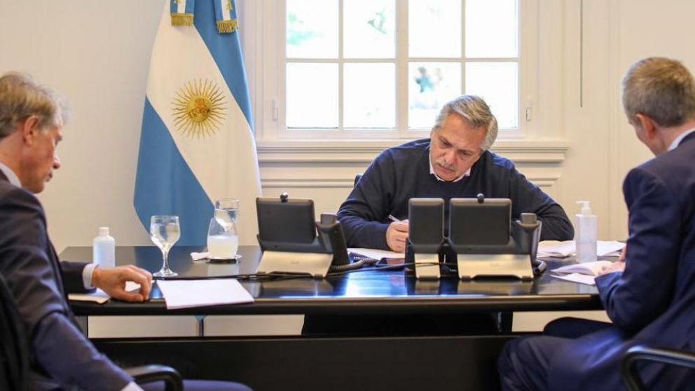Alberto tuvo una conversación telefónica con Macron.