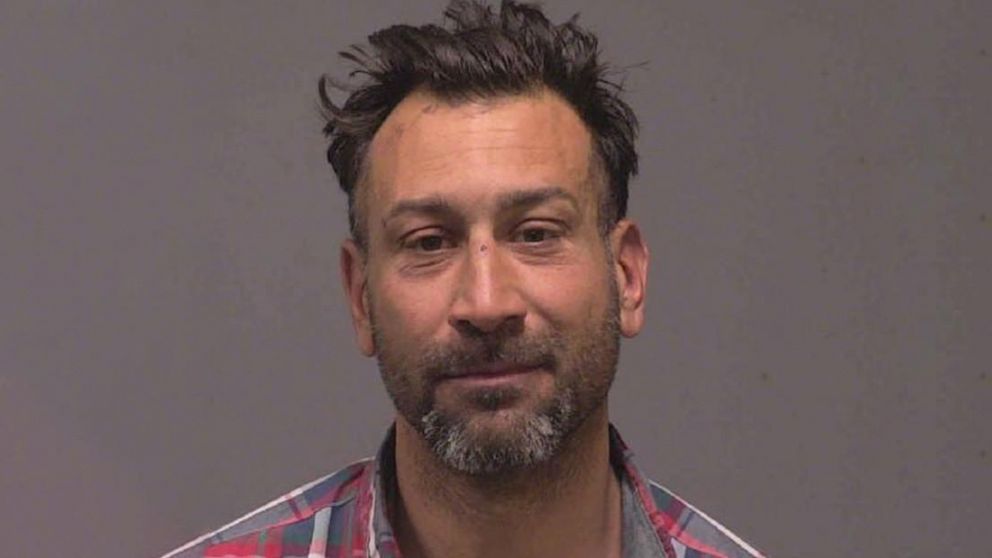 El hombre de 42 años terminó siendo detenido.