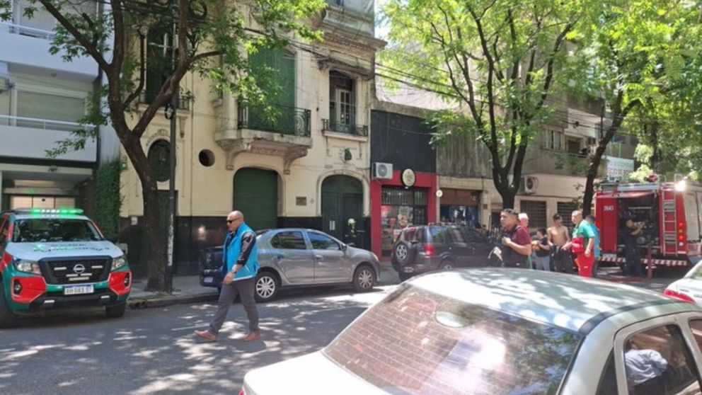 Otro incendio en un edificio de Caballito: hay un muerto y heridos.