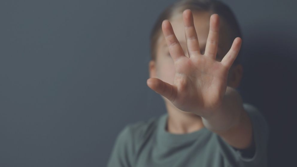 Se estima que casi 2.000.000 de chicas y chicos en Argentina son victimas de violencia sexual.