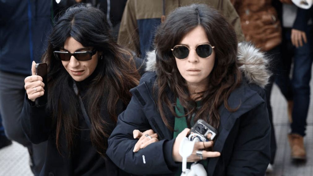 Dalma y Gianinna Maradona declaran hoy en el juicio político contra Makintach (Imagen Reuters).