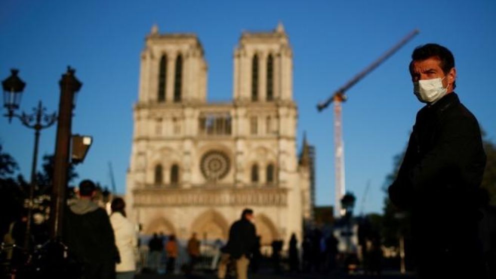 Notre Dame continúa estando en un estado de “urgencia absoluta”. (Foto: Reuters)