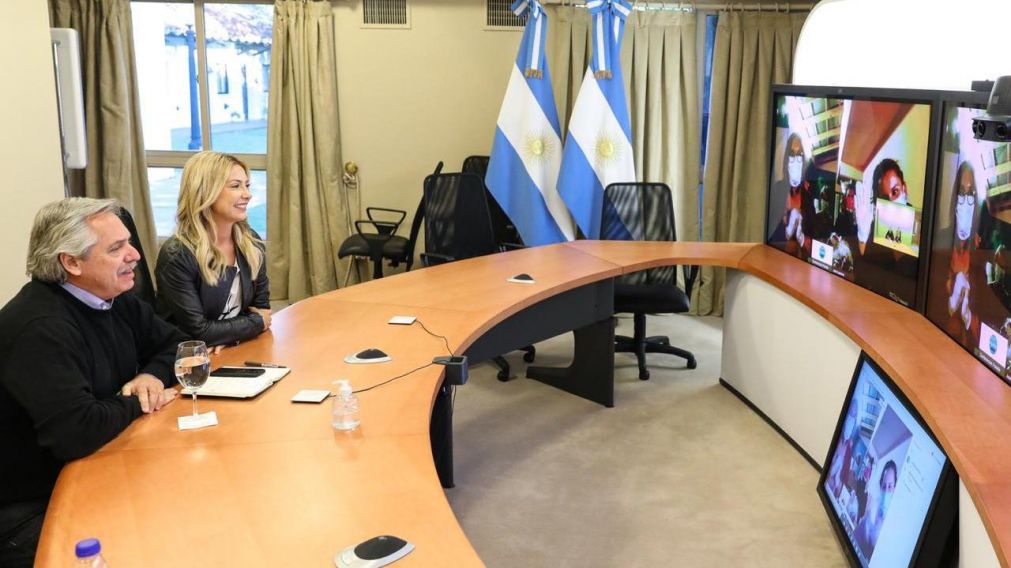 Alberto Fern�ndez y Fabiola Y��ez en videoconferencia con el comedor Esperanza Kilme.