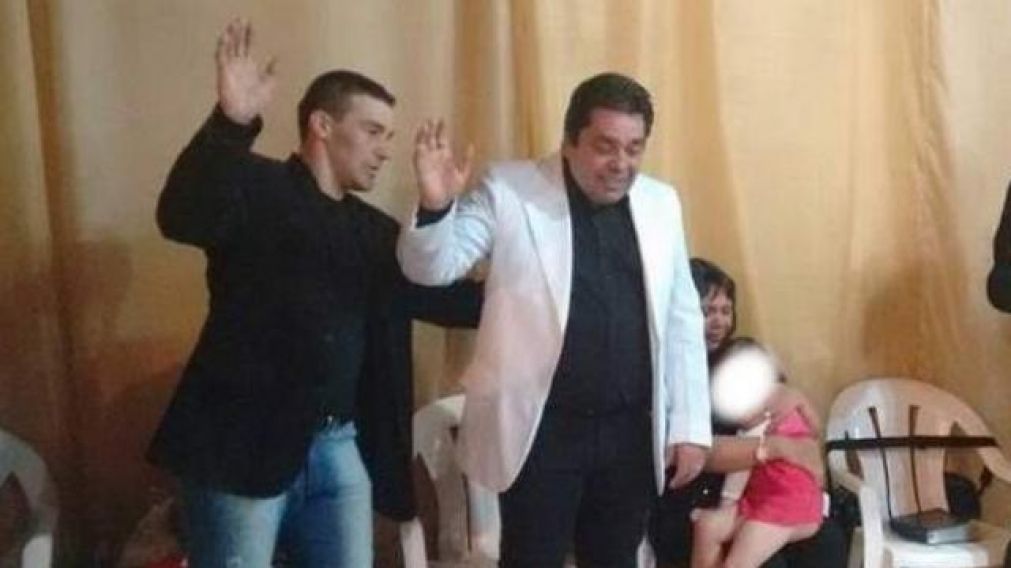 El pastor Carlos Giménez generó un escándalo con la misa en Necochea.