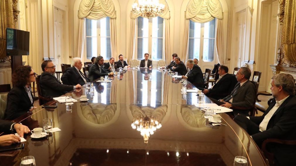 En Casa Rosada, se acordó "asistir" al sector.