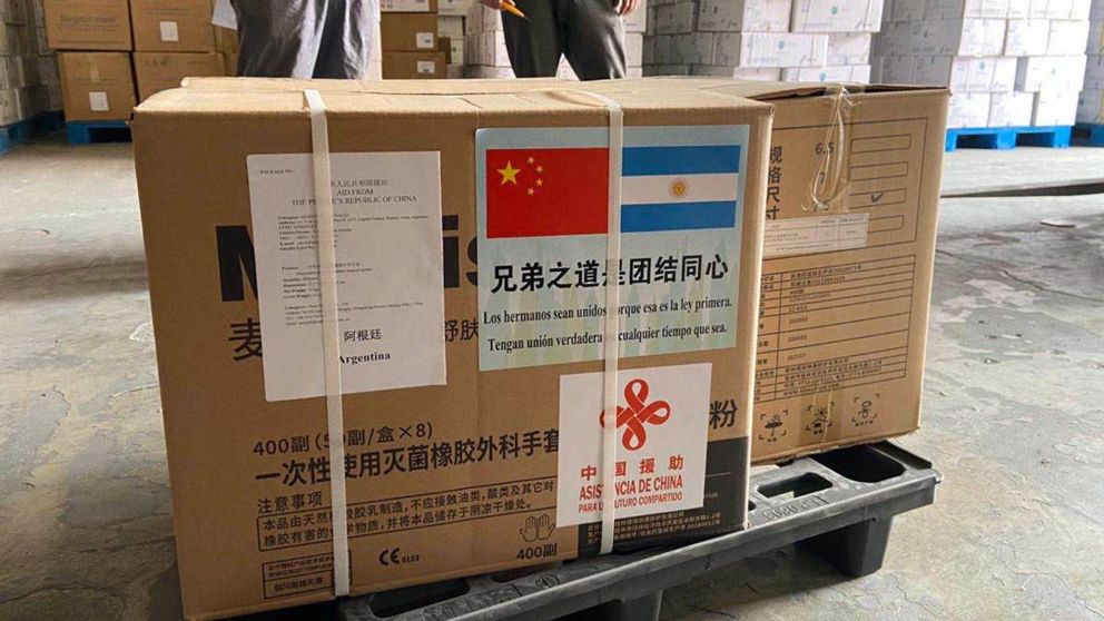 Llegó insumo médico procedente de China para combatir el virus Covid-19.